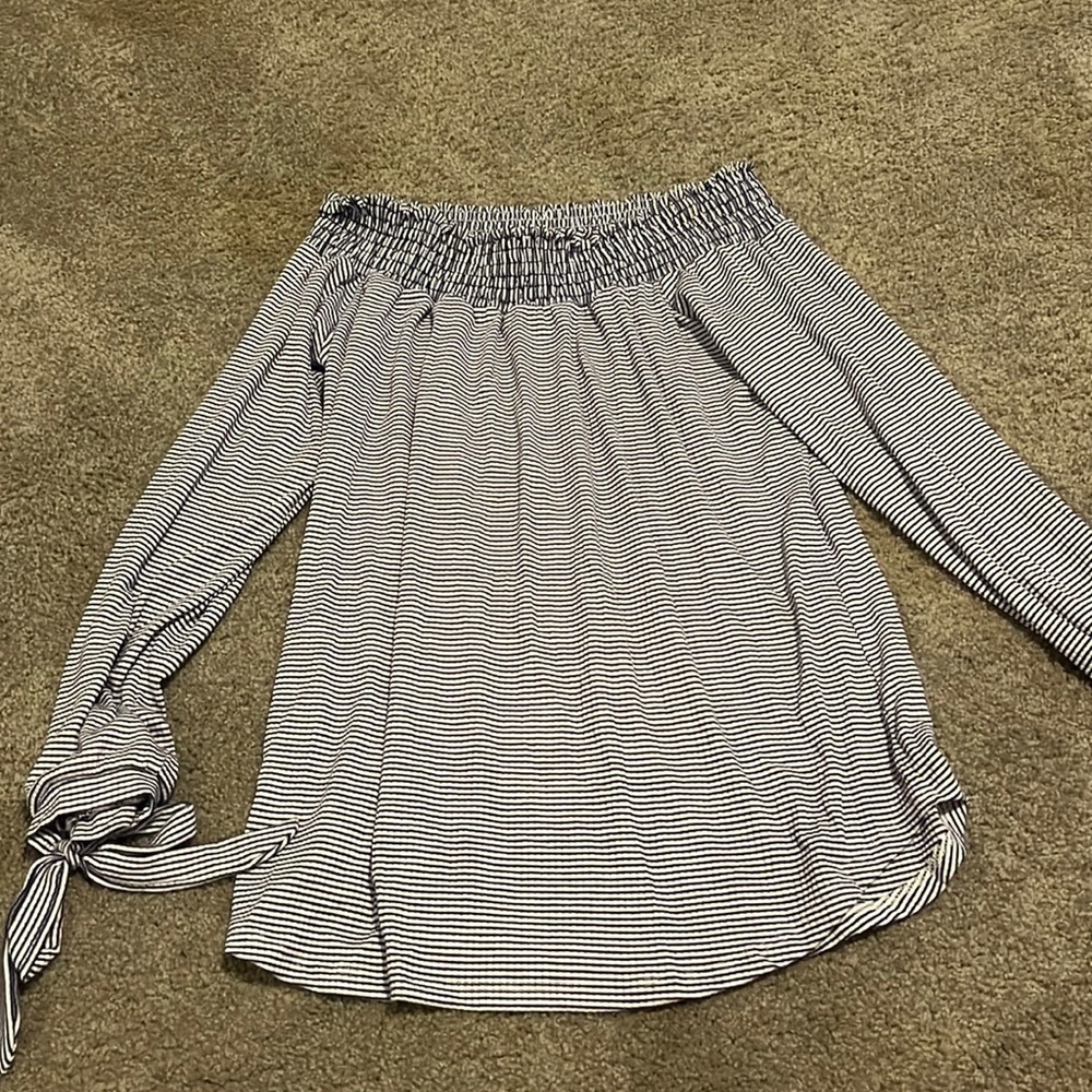 Off the shoulder striped shirt with bows on sleeves